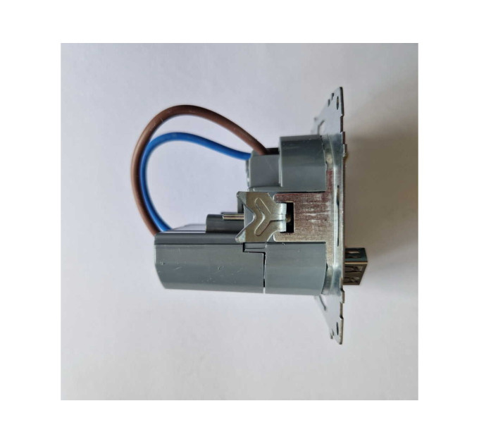 Розетка ZENA ELBI біла 1-на з заземленням + 2USB ( Type C+A ) без рамки ( 609-010200-334 )